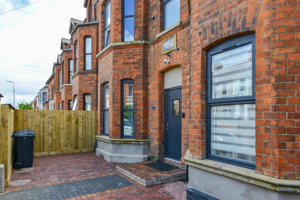 Esterville Apartments 1 And 2 Bedrooms Hot Tub Availability Belfast Zewnętrze zdjęcie
