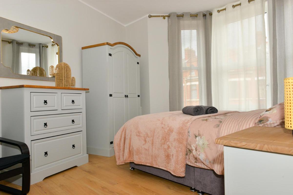Esterville Apartments 1 And 2 Bedrooms Hot Tub Availability Belfast Zewnętrze zdjęcie
